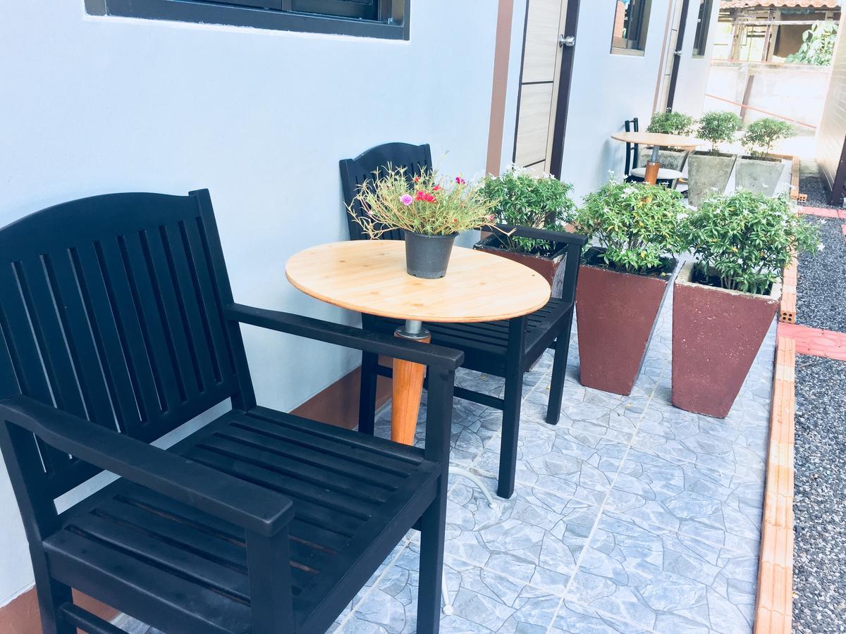 Chill Land House Hotell Bang Tao Beach  Exteriör bild