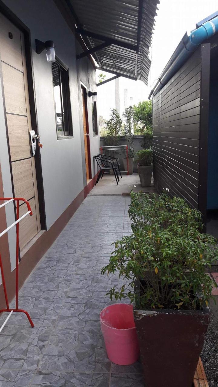Chill Land House Hotell Bang Tao Beach  Exteriör bild